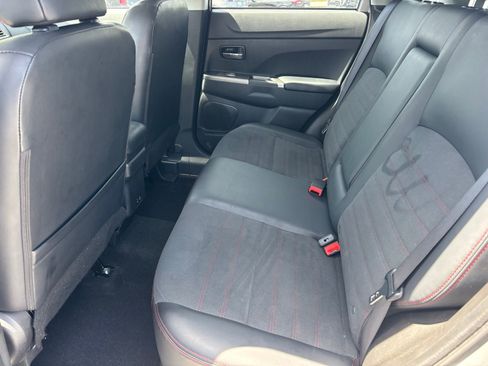 Used 2025 Mitsubishi Outlander Sport LE image 13