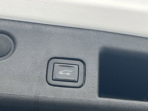 Used 2024 Chevrolet Equinox LT image 33