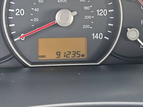 Used 2008 Kia Rondo LX FWD image 12