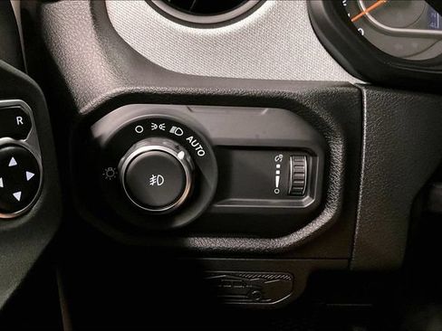 Used 2024 Jeep Wrangler Unlimited Sport AWD/4WD image 34