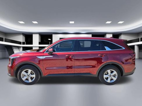 Certified 2025 Kia Sorento LX FWD image 3