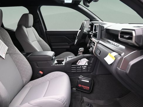 Used 2025 Toyota Tacoma SR5 RWD image 35