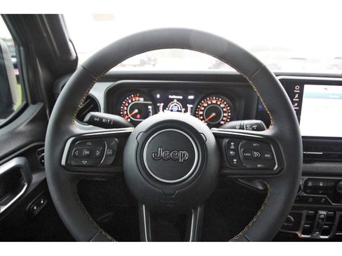 Used 2024 Jeep Gladiator Sport image 17