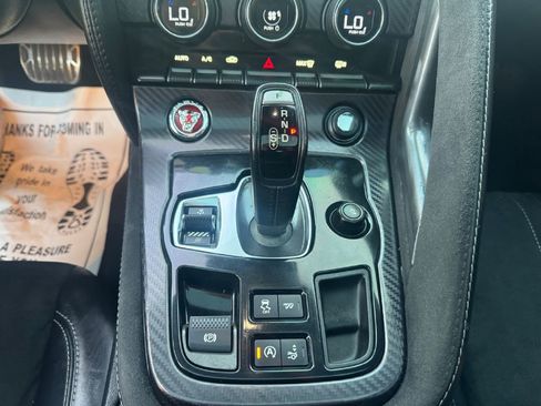 Used 2016 Jaguar F-TYPE R image 24