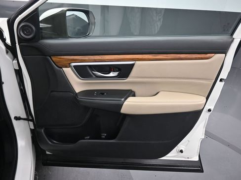 Used 2018 Honda CR-V Touring image 41