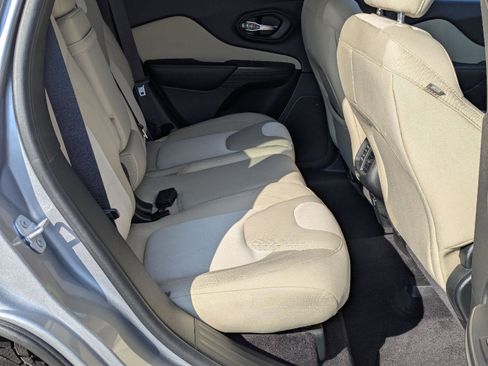 Used 2017 Jeep Cherokee Sport w/ Safety Group image 13