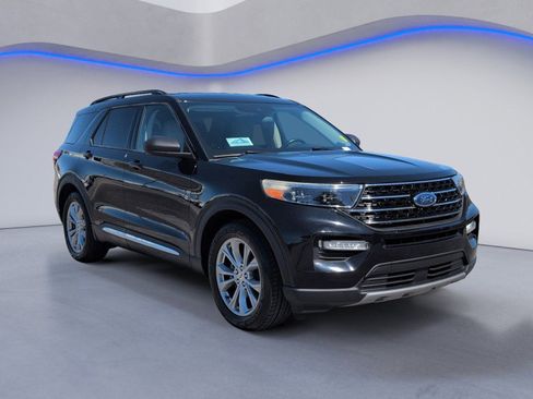 Used 2020 Ford Explorer XLT w/ Equipment Group 202A image 9