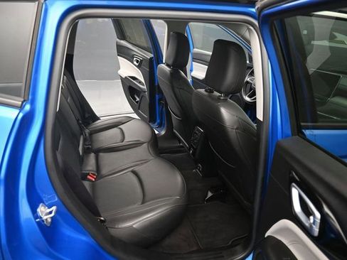 Used 2022 Jeep Compass Limited AWD/4WD image 27