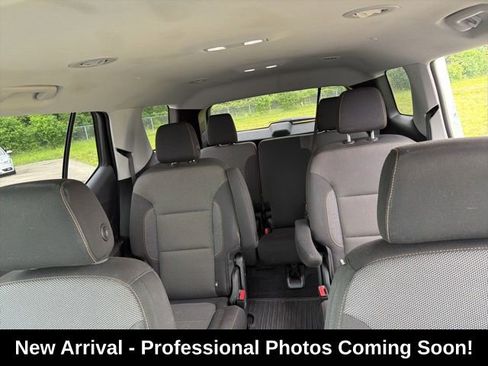 Used 2018 Chevrolet Traverse LT FWD image 12