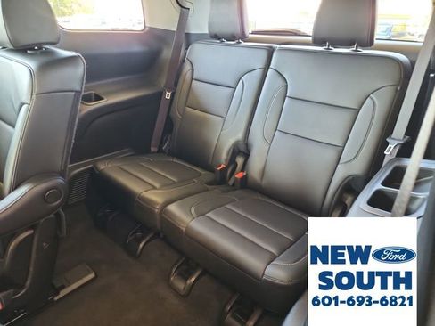 Used 2023 GMC Acadia SLT image 30