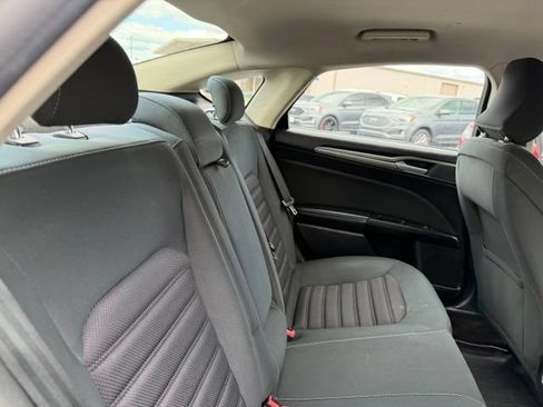 Used 2018 Ford Fusion SE w/ Fusion SE Technology Package FWD image 22