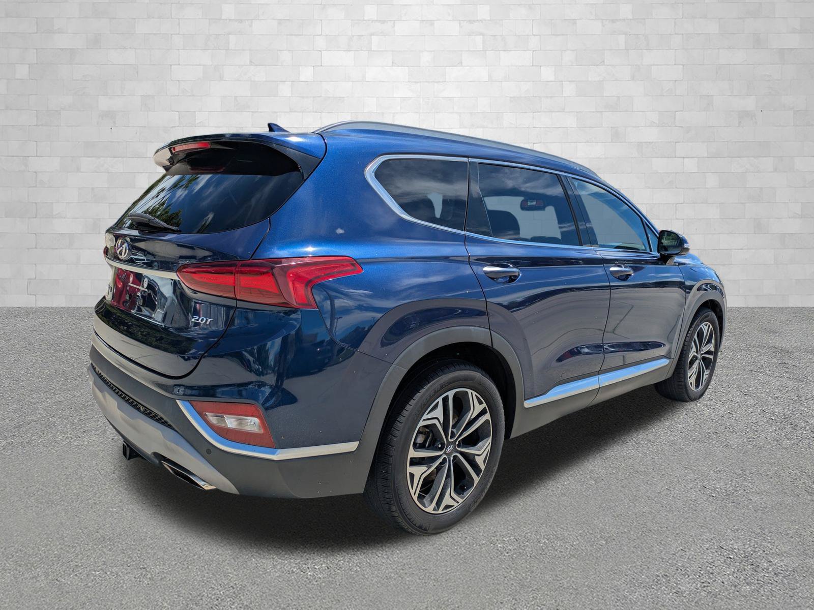 Used 2019 Hyundai Santa Fe FWD image 2
