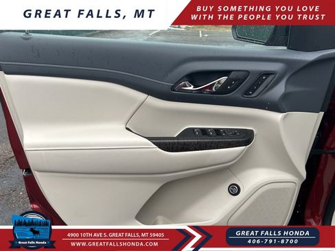 Used 2023 GMC Acadia Denali image 12