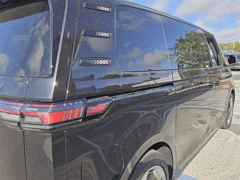 New 2025 Volkswagen ID. Buzz Pro S image 15
