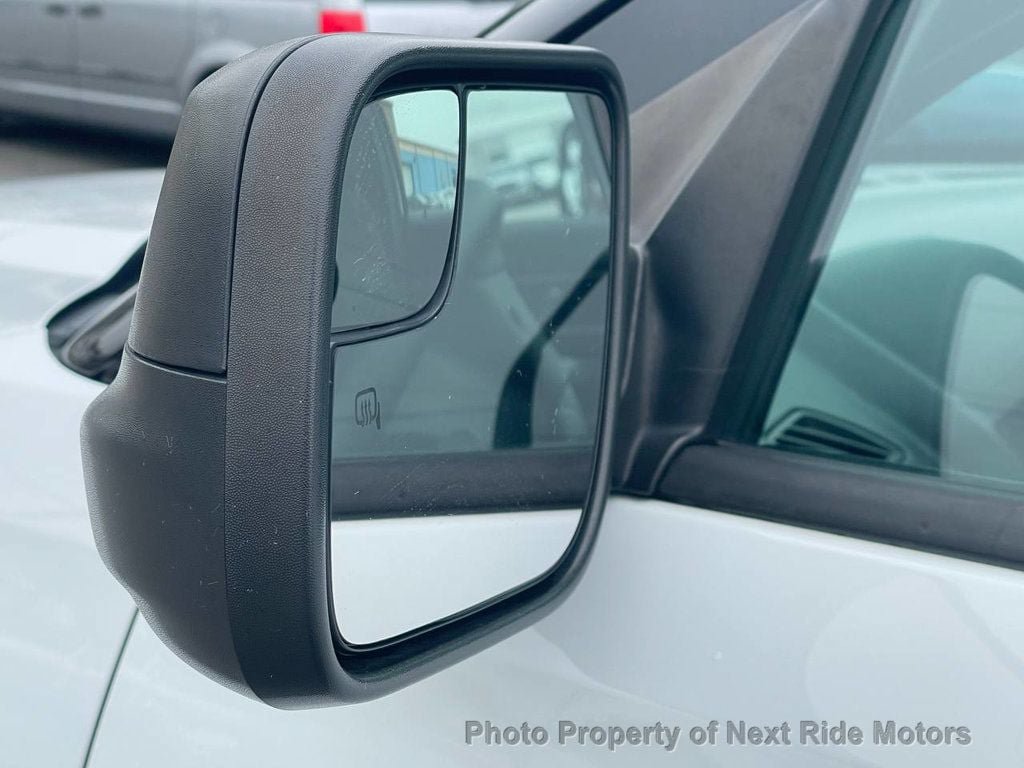 Used 2018 Ford Explorer XLT FWD image 30