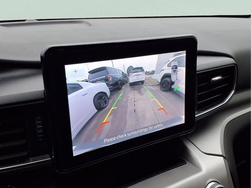 Used 2022 Ford Explorer XLT w/ Equipment Group 202A image 20