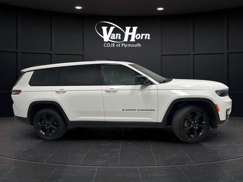 Used 2024 Jeep Grand Cherokee L Altitude AWD/4WD image 8
