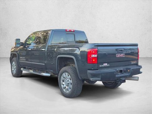 Used 2019 GMC Sierra 2500 Denali w/ Duramax Plus Package AWD/4WD image 7