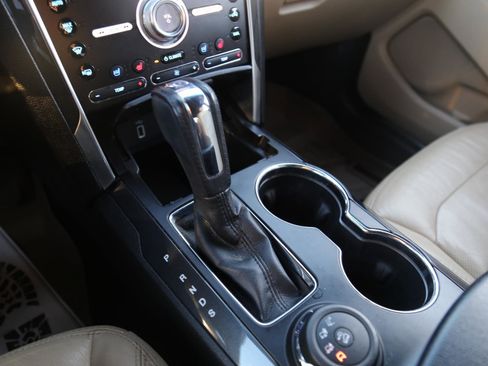 Used 2017 Ford Explorer Limited image 13