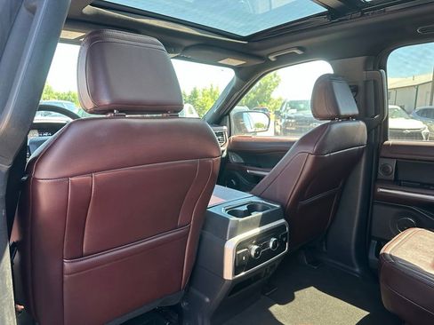 Used 2024 Ford Expedition Limited AWD/4WD image 22