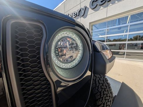 Used 2021 Jeep Wrangler Unlimited Rubicon w/ Xtreme Recon 35" Tire Package image 42