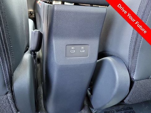 Used 2025 Nissan Kicks SR FWD image 22