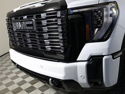 Used 2026 GMC Sierra 2500 Denali Ultimate image 45