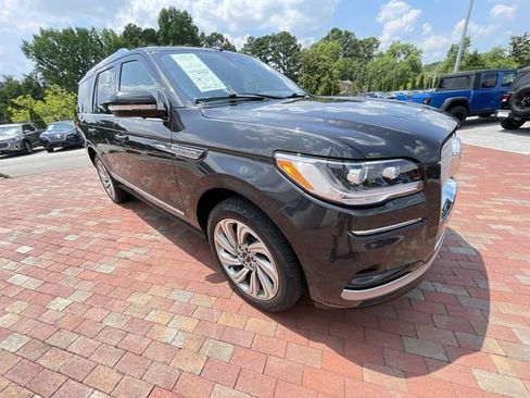 Used 2022 Lincoln Navigator Reserve AWD/4WD image 38