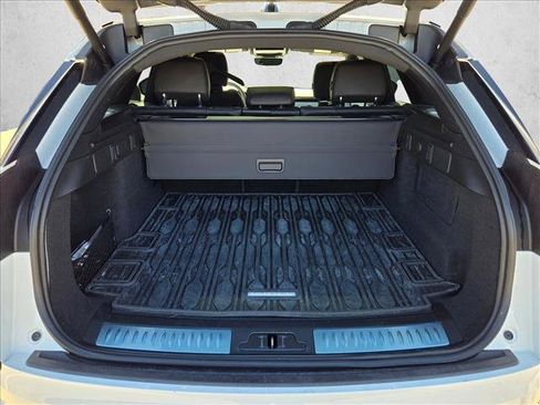 Certified 2024 Land Rover Range Rover Velar Dynamic SE image 6