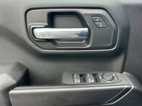 Used 2025 Chevrolet Silverado 1500 Custom w/ Turbomax Blackout Package RWD image 13