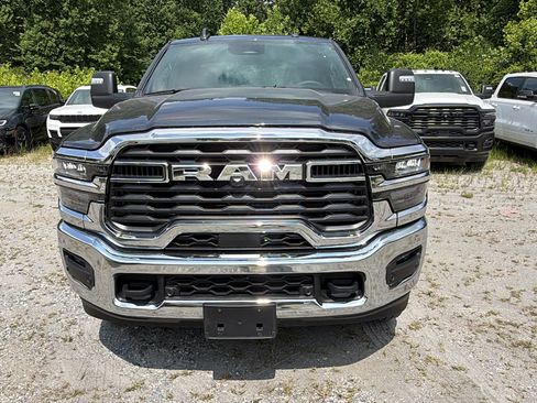 Used 2025 RAM 2500 Big Horn AWD/4WD image 3