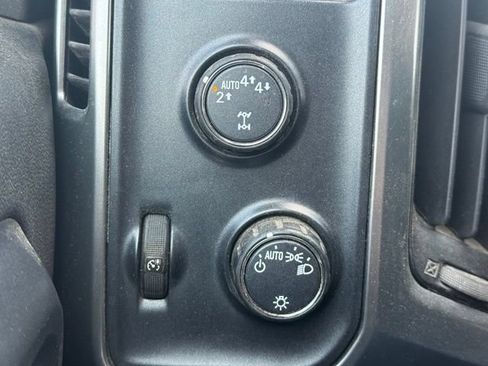 Used 2019 Chevrolet Silverado 1500 LT AWD/4WD image 8
