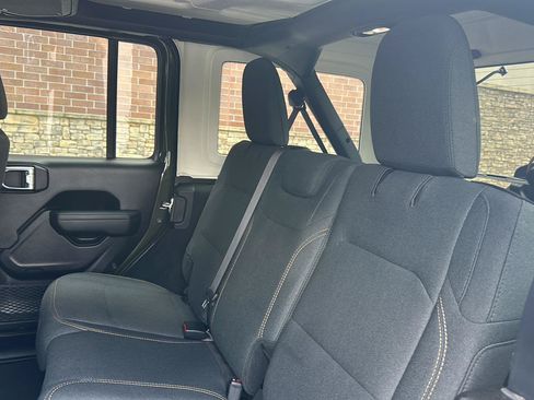 Used 2024 Jeep Wrangler Unlimited Sport AWD/4WD image 25