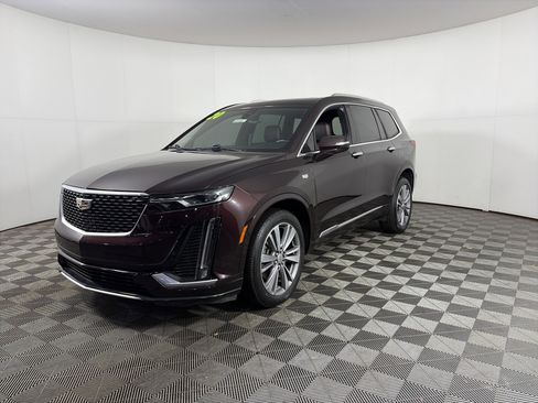 Used 2020 Cadillac XT6 Premium Luxury image 3