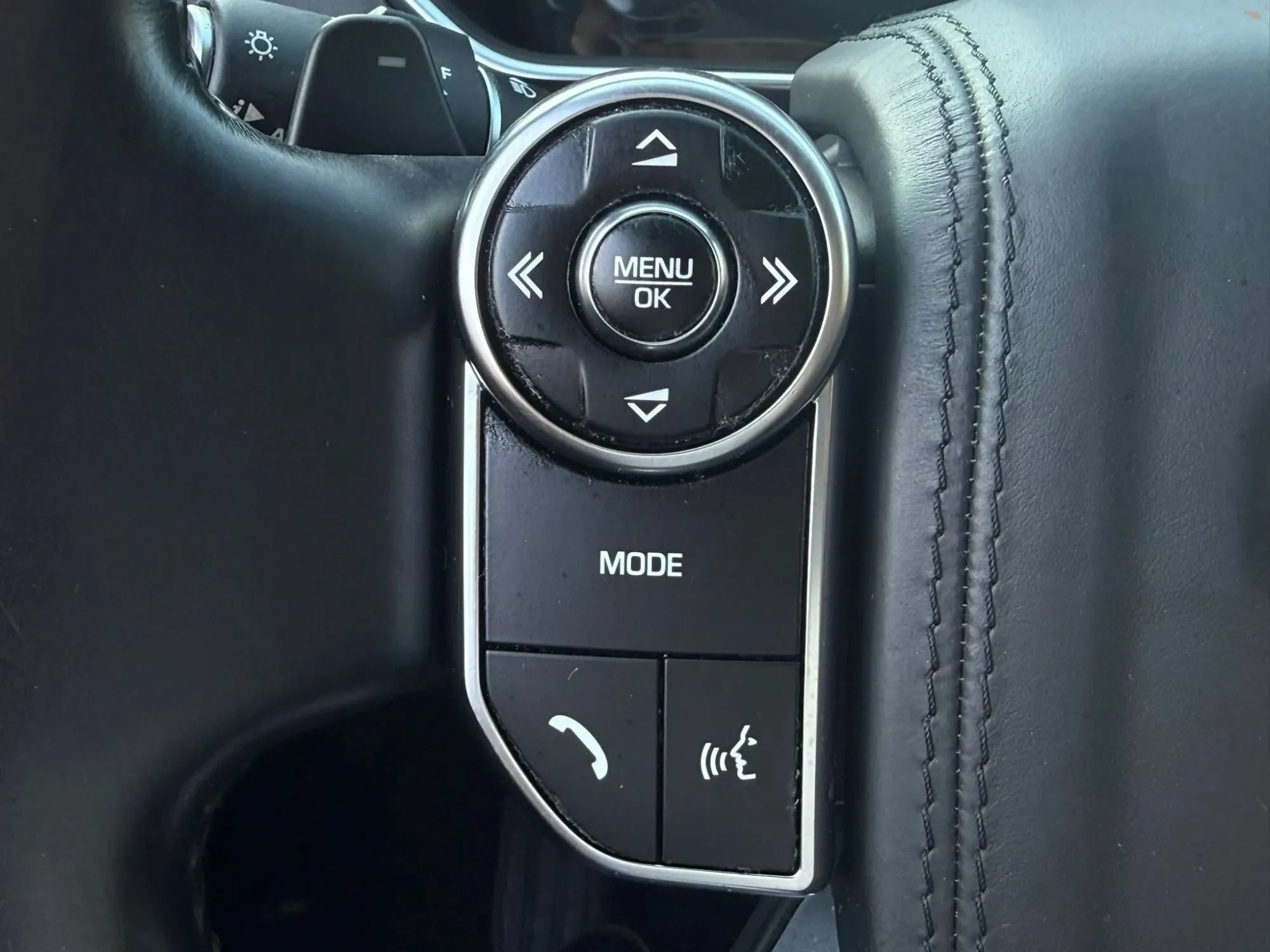 Used 2015 Land Rover Range Rover AWD/4WD image 28