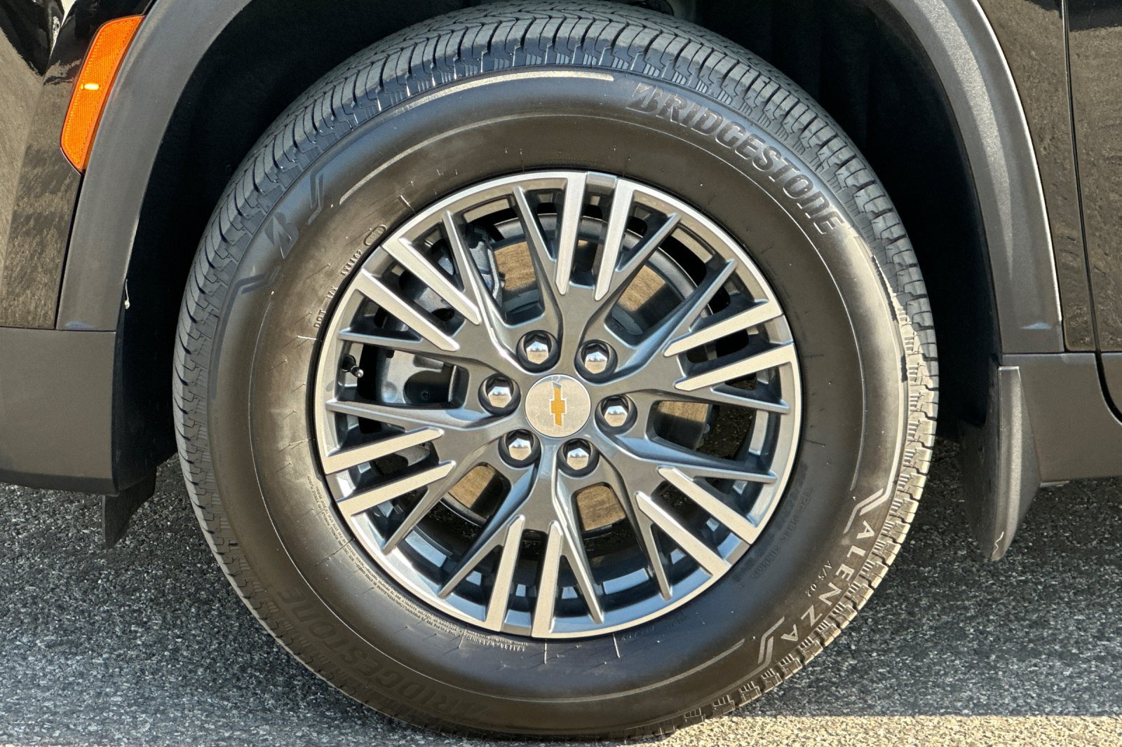 Used 2026 Chevrolet Traverse LT w/ LPO, Floor Liner Package FWD image 38