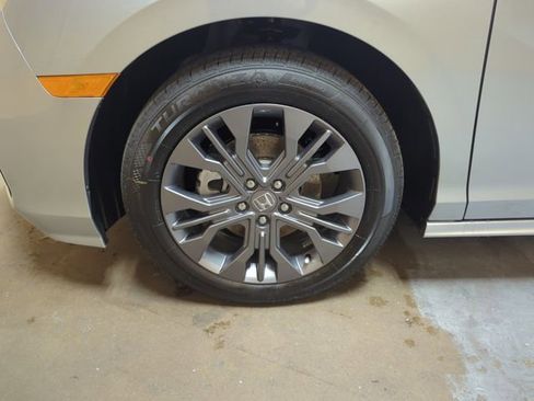 New 2026 Honda Odyssey Touring image 25