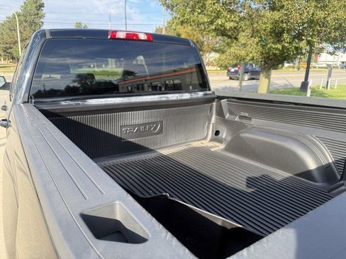 Used 2017 GMC Sierra 1500 SLE image 37