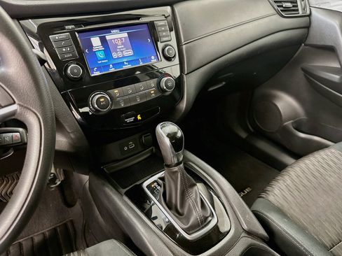 Used 2018 Nissan Rogue S AWD/4WD image 25