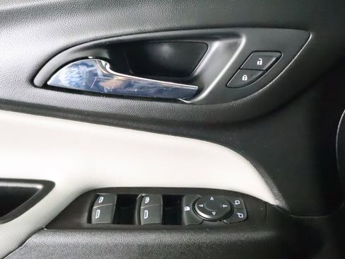 Used 2022 Chevrolet Equinox LS w/ LS Convenience Package FWD image 33