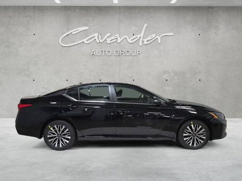 New 2026 Nissan Altima 2.5 SV FWD image 17