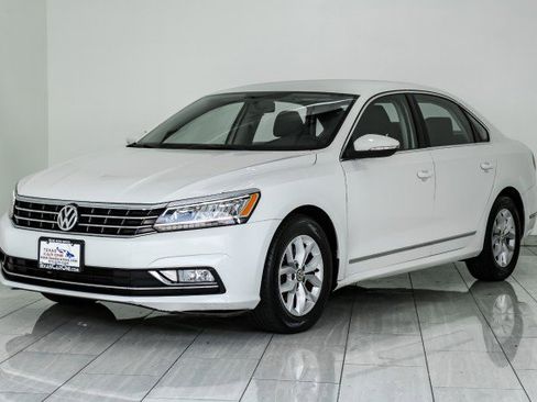 Used 2016 Volkswagen Passat 1.8T S w/ Lighting Package (P06) image 4