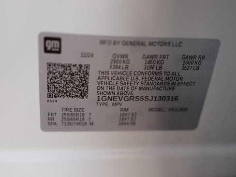 Used 2025 Chevrolet Traverse LT image 39