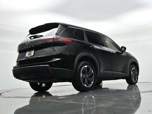 Used 2024 Nissan Rogue SV AWD/4WD image 20