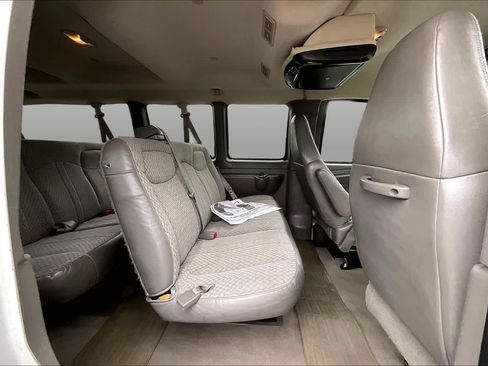 Used 2007 Chevrolet Express 3500 Extended Passenger w/ LT Preferred Equipment Group RWD image 18