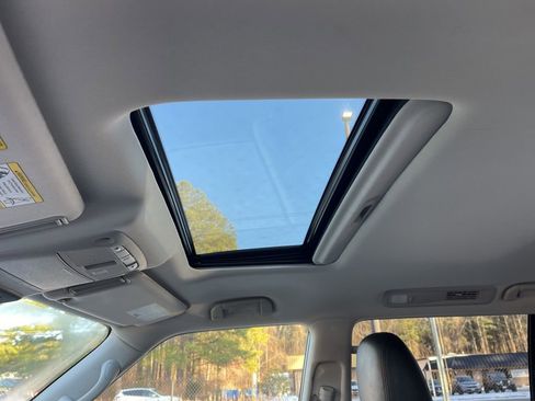 Certified 2023 Nissan Armada SL image 21