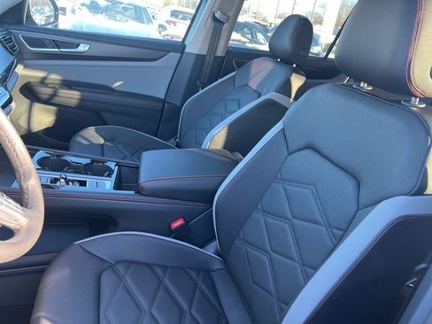 New 2026 Volkswagen Atlas Peak Edition image 7