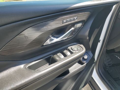 Certified 2023 GMC Terrain SLT FWD image 18
