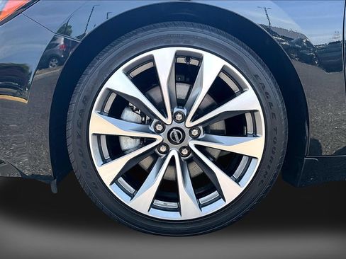 Certified 2023 Nissan Maxima Platinum w/ Sport Mat Group FWD image 8