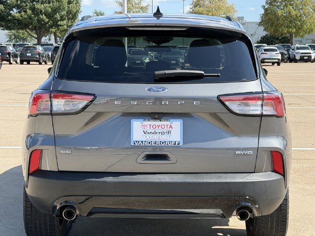 Used 2022 Ford Escape SE w/ SE Sport Appearance Package AWD/4WD image 5